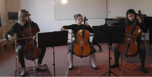 Aranycselló, ezüstvonó