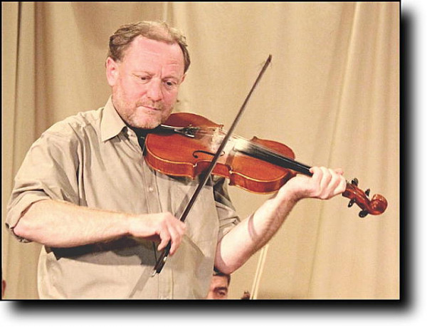 Kitüntették iskolánk zenetanárát